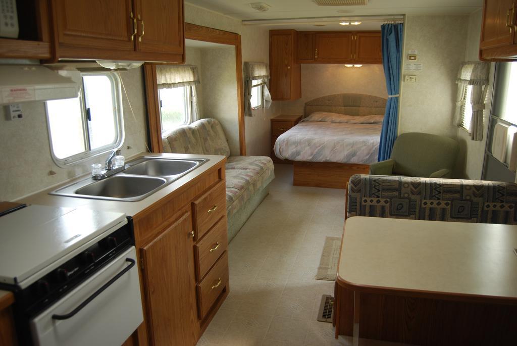 Crescent Bar Camping Resort Studio Cabin 1 Trinidad Экстерьер фото